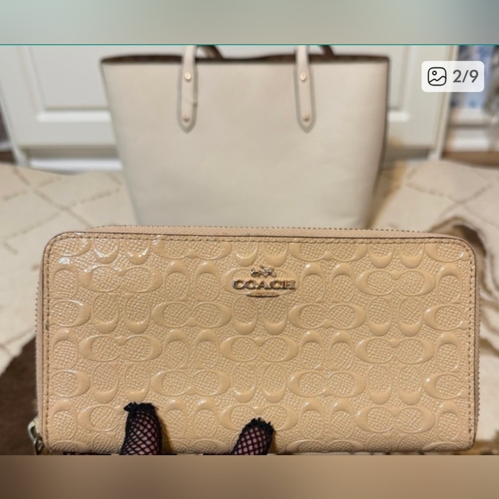 Coach Tote & Wallet EUC - Picture 2 of 10